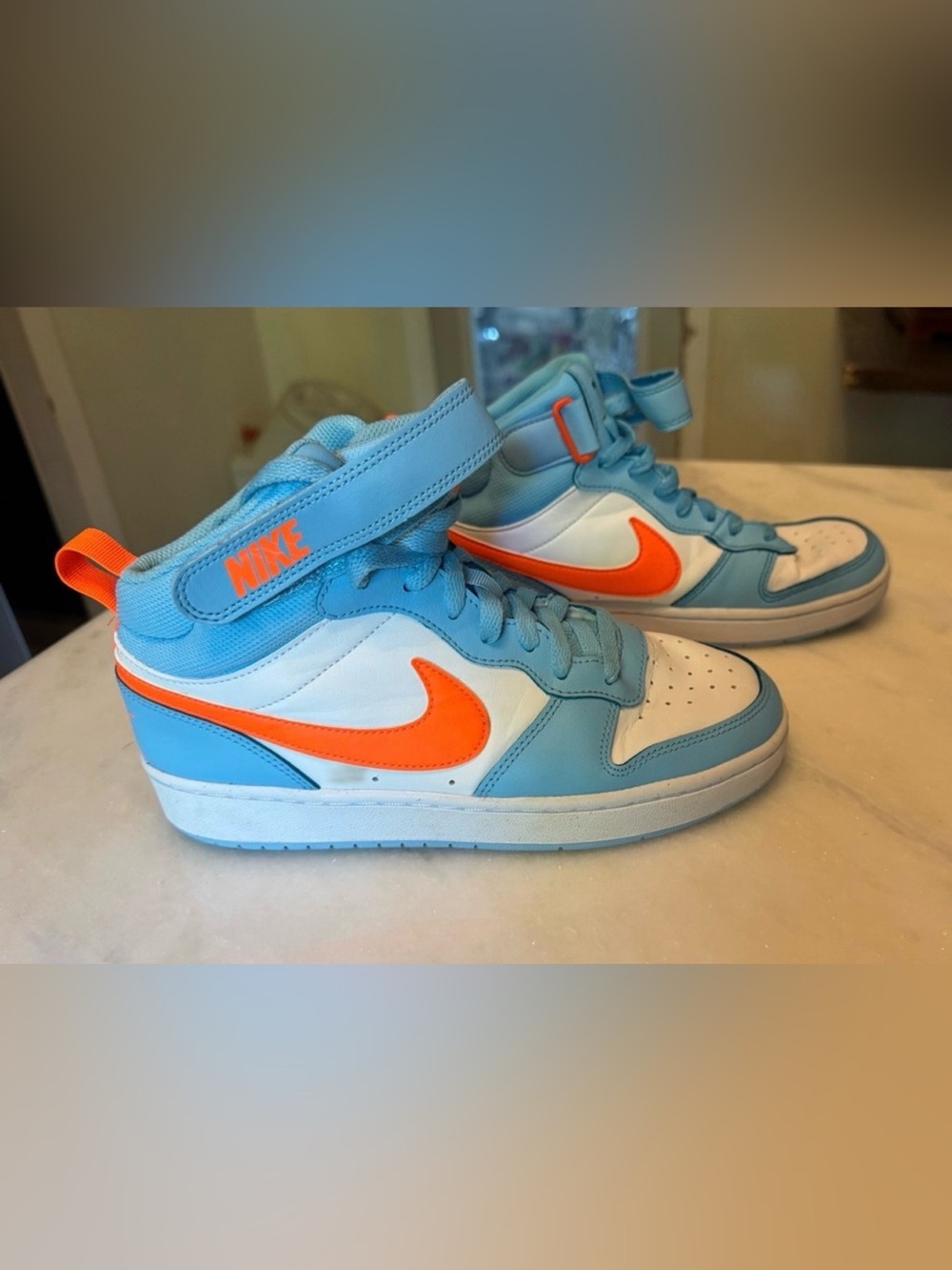 Like New Nike Big Kids Boys Shoes Size 6y Wore twice